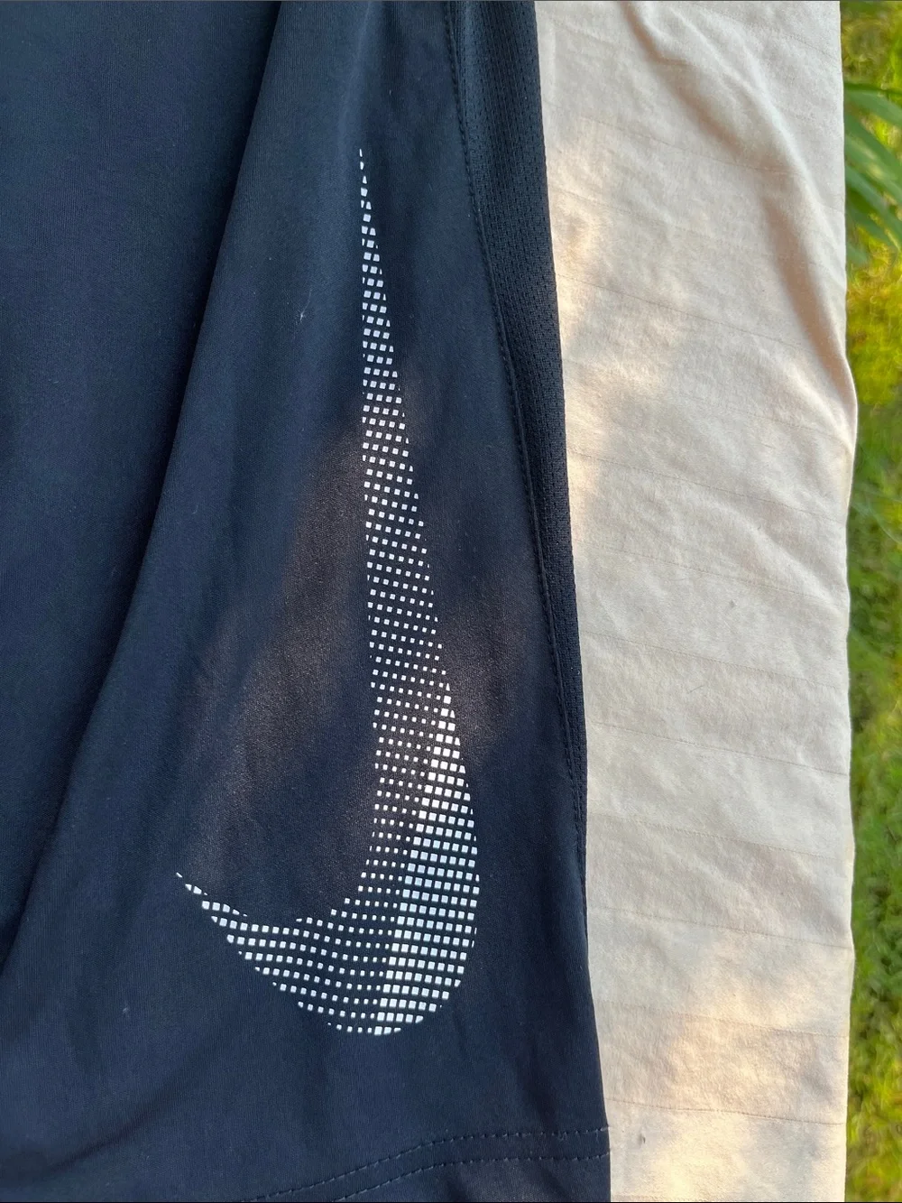 Bundle 4 Pc , Nike Pants /Addis, A&F, & Quicksilver tops - Boys Sz XL Bug Boys